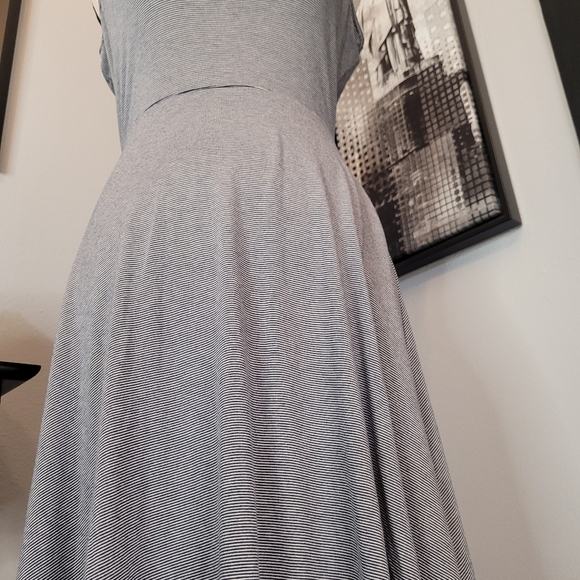 *Volcom* Gray&Blue striped Dress* Sleeveless, A-line type w/cute strapsđź‘— Small - Picture 9 of 16